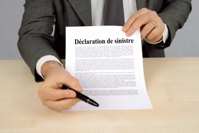 une feuille de déclaration de sinistre 