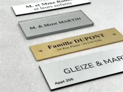 des plaques de boites aux lettres 